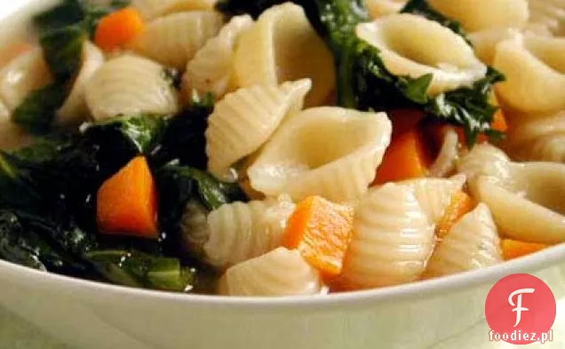Escarole, endywia i zupa z makaronu