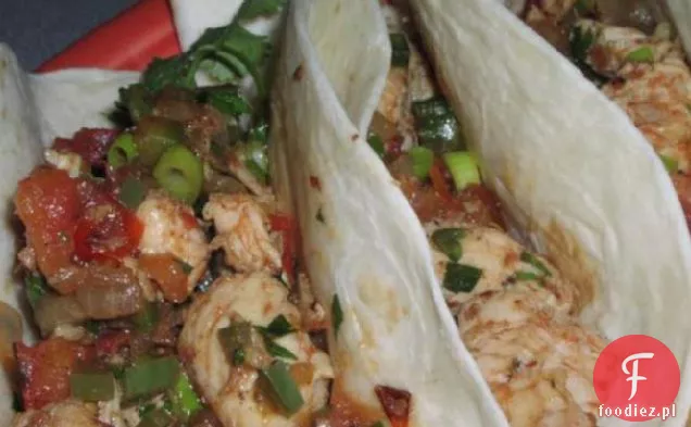 Tacos Z Kurczaka Ze Zwęglonymi Pomidorami