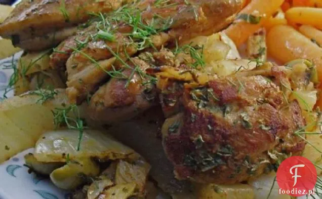 Tagine z kurczaka z koprem włoskim i oliwkami