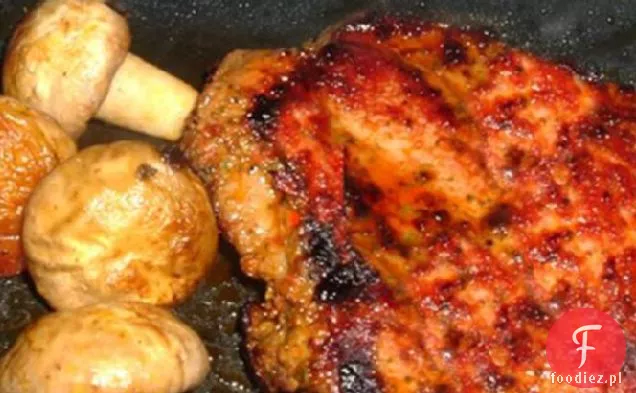 Grillowane kotlety wieprzowe z klonu Chipotle na wędzonej kaszy Gouda