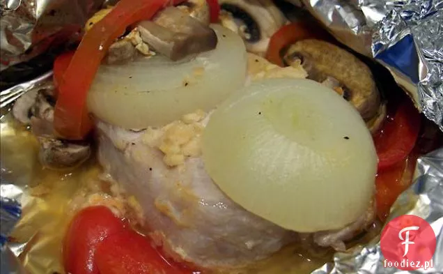 Wilgotne pieczone kotlety schabowe panierowane w sosie pieczarkowym