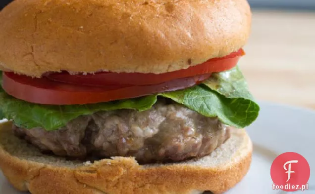 Najlepszy burger wołowo-wieprzowy z nadzieniem serowym