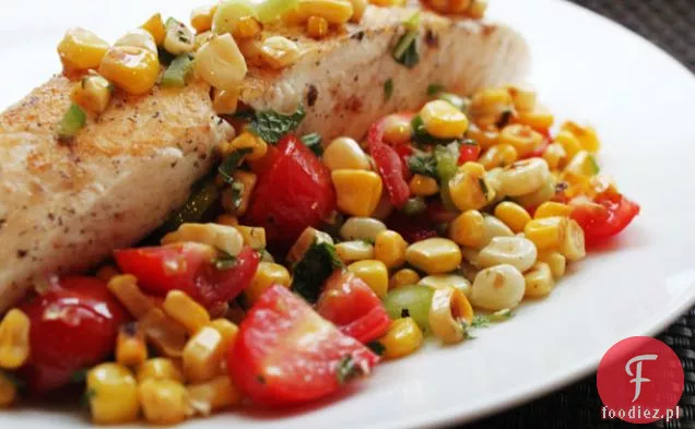 Patelnia Halibut z sałatką kukurydzianą