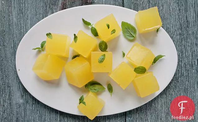 Galaretka lemoniadowa z bazylią