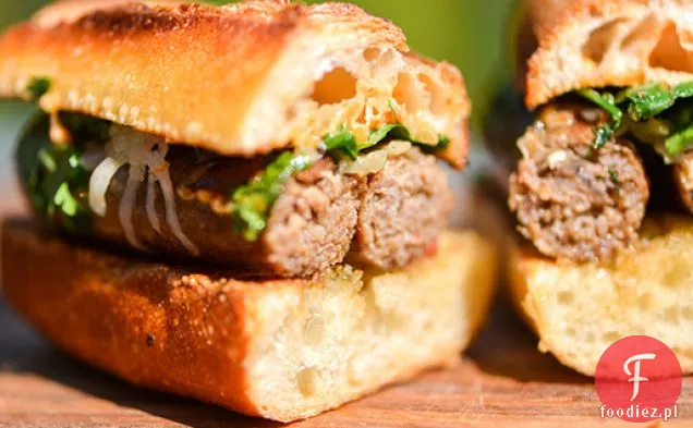 Grillowane kanapki z karmelizowaną cebulą, Manchego i majonezem Harissa