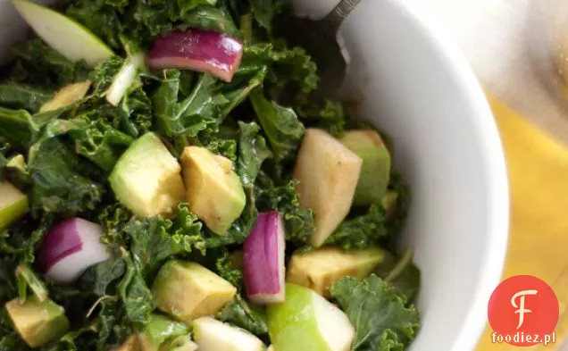 Surowa Sałatka Z Jarmużu, Jabłek I Awokado