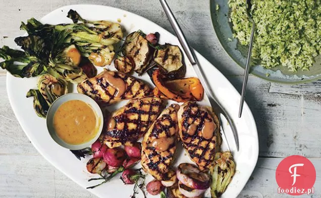 Grillowany kurczak Azjatycki z Bok Choy, grzybami Shiitake i rzodkiewką