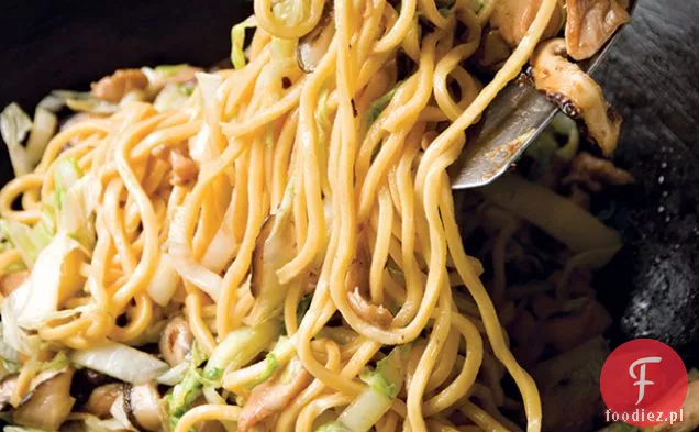 Kurczak Lo Mein z grzybami imbirowymi