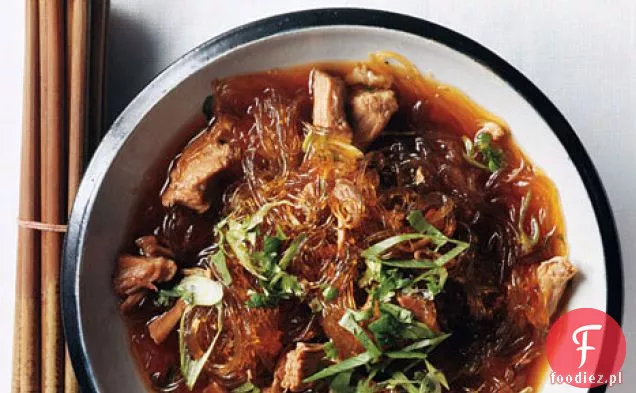 Zupa z makaronem wieprzowym z cynamonem i anyżem