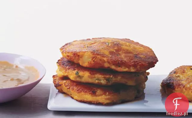 Ekwadorskie placki ziemniaczane z sosem orzechowym