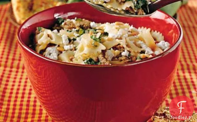 Makaron z kiełbasą i kapustą