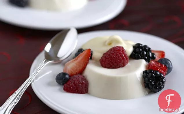 Maślanka Panna Cotta z jagodami i wanilią Sabayon