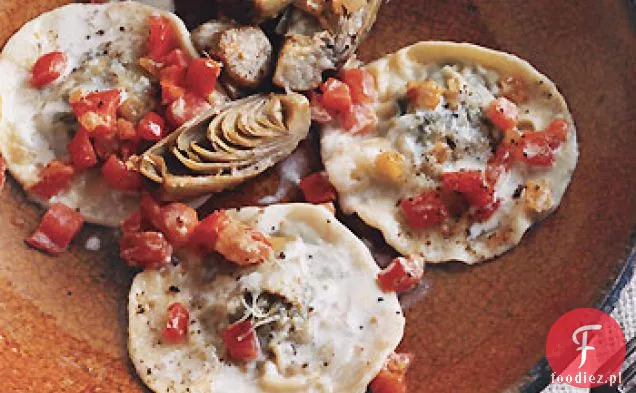 Ravioli z karczocha z pomidorami