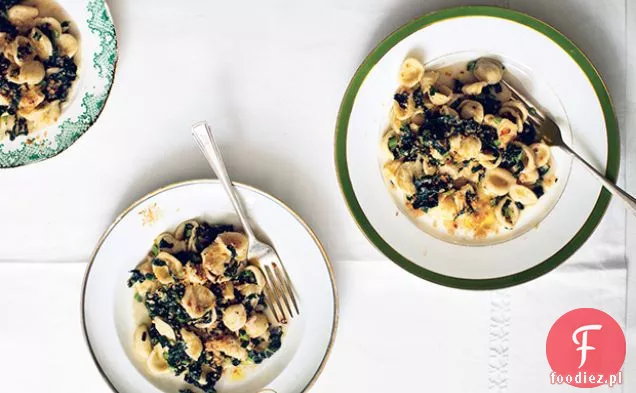 Orecchiette z jarmużem i bułką tartą