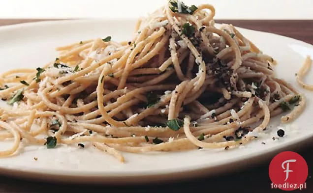 Makaron pełnoziarnisty z Pecorino i pieprzem