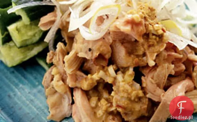 Sałatka z kurczaka na parze z sosem sezamowym