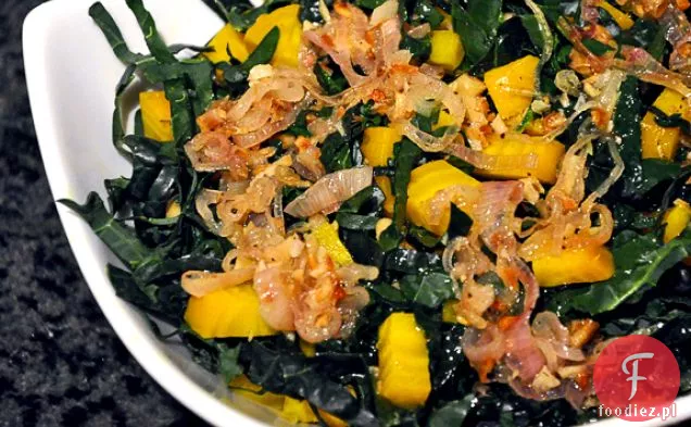 Surowa Toskańska Sałatka Z Jarmużu