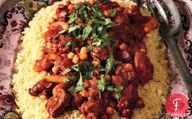 Tagine jagnięcy z ciecierzycą i morelami