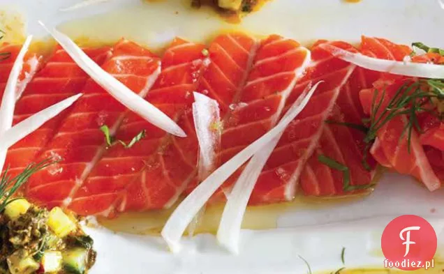 Marokańskie łososiowe Crudo z jogurtem