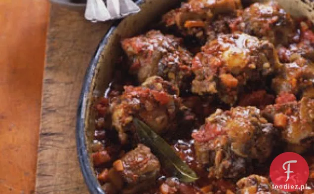 Oxtails w stylu hiszpańskim duszone z Chorizo