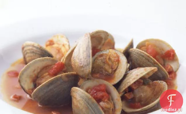 Małże i Chorizo z pomidorem i czosnkiem