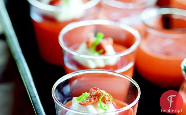 Tajski budyń herbaciany z limonkowym karmelem i kandyzowanymi nerkowcami