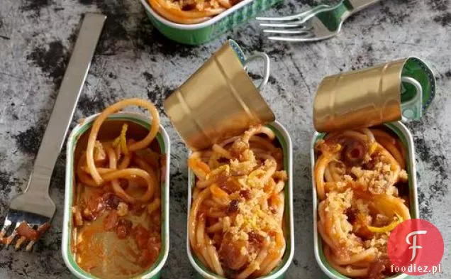 Spaghetti z pomarańczami, daktylami i anchois z 