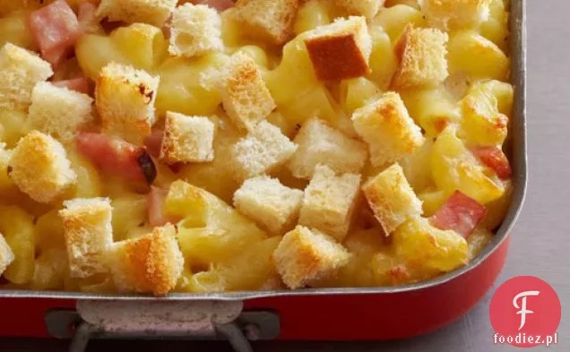 Makaron Gruyère i Emmentaler z szynką i zakwasem w kostkach z
