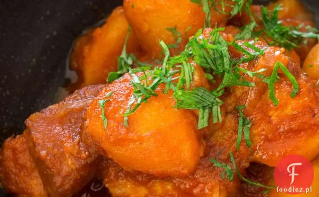 Wieprzowina i konserwowany gulasz cytrynowy