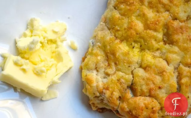 Bułeczki z serem pleśniowym i karmelizowaną cebulą