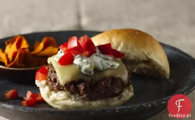 Burgery wołowe i Chorizo z pieczonym majonezem Chile