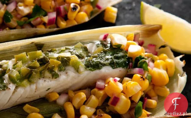 Halibut Grillowany zawinięty w łuskę kukurydzianą z salsą kukurydzianą