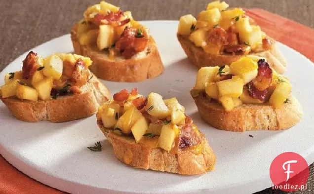 Jabłko Bekon Cheddar Crostini