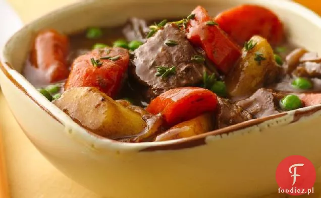 Wolno Gotujący Karmelizowany Gulasz Wołowy Z Cebulą