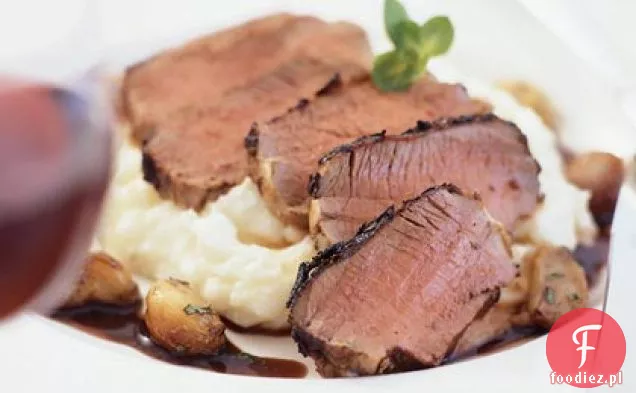 Grillowany Schab jagnięcy z sosem Cabernet-miętowym i puree czosnkowym