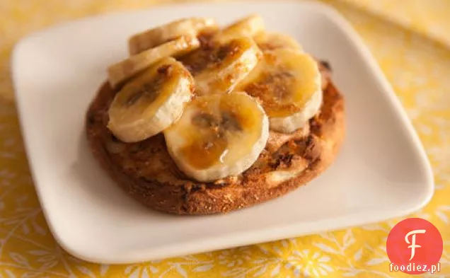 Angielskie muffinki z Bruléed bananem i masłem orzechowym