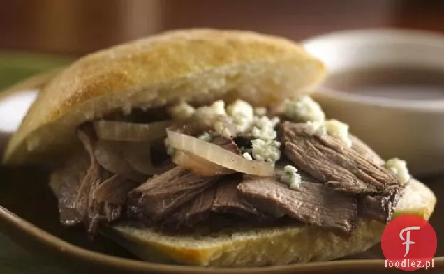 Zinfandel kanapki z wołowiną i serem pleśniowym