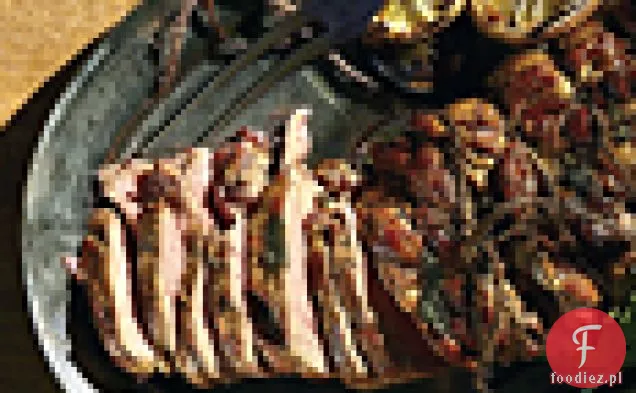 Faszerowana masłem noga jagnięca z karmelizowaną cytryną Jus