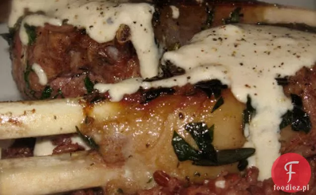 Zapiekanka z jagnięciny z sosem cytrynowo-tahini i miętowym ryżem