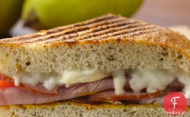 Obfite Panini z szynką i gruszką