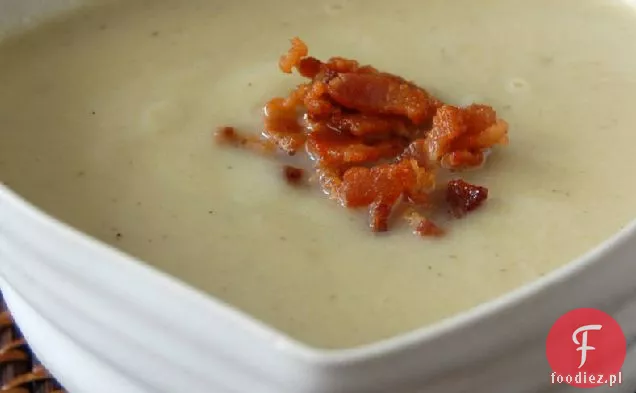 Zupa kalafiorowo-porowa z chrupiącym boczkiem