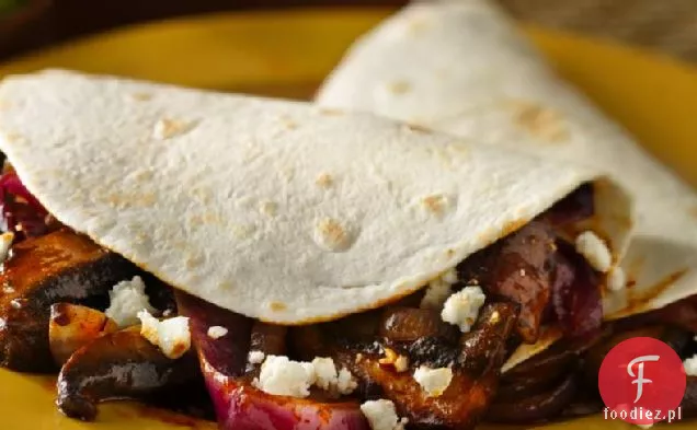 Taco wegetariańskie z grzybami i cebulą