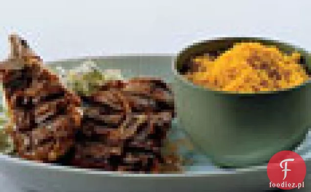 Grillowane kotlety jagnięce z curry kuskus i cukinia Raita