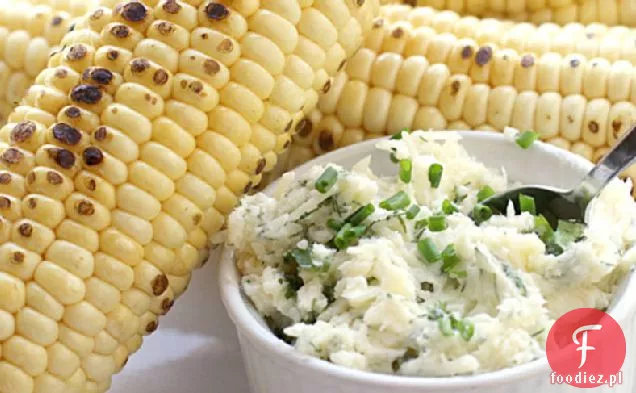 Grillowana kukurydza z masłem Parmezanowo-ziołowym