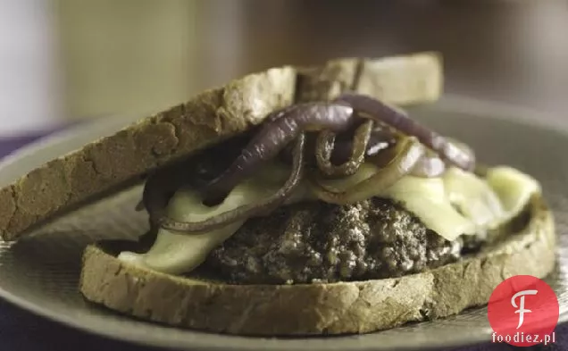 Grillowane paszteciki z podsmażoną cebulą