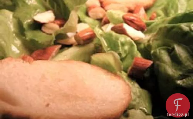 Kolacja: sałata Bostońska z prażonymi migdałami i grzankami imbirowymi