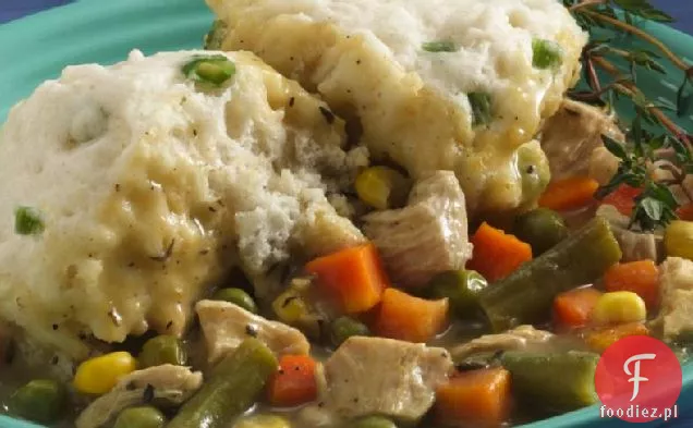 Pikantny gulasz z kurczaka i pierogi (Gotowanie dla 2)