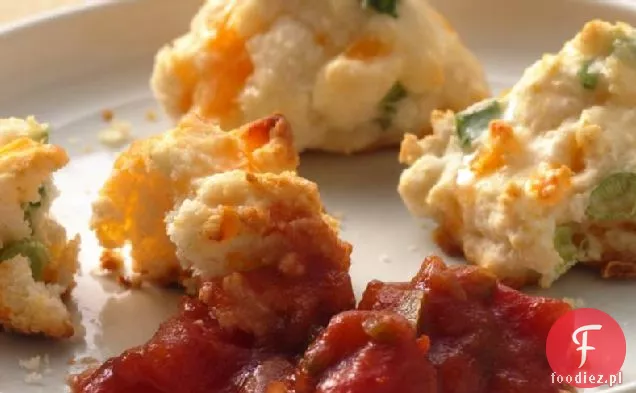 Cheddar i zielona cebula biszkopt Poppers
