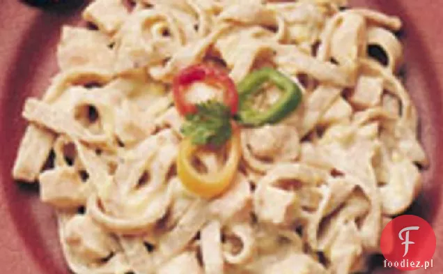 Chipotle Fettuccine z wędzonym indykiem