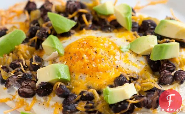 Jajko i czarna fasola Tostadas